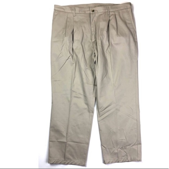 wrangler pleated khaki pants